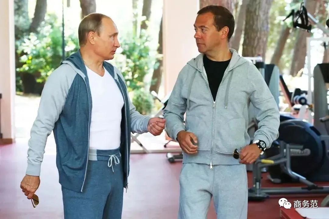 男人如何穿针织衫，才能像007一样高级有型？