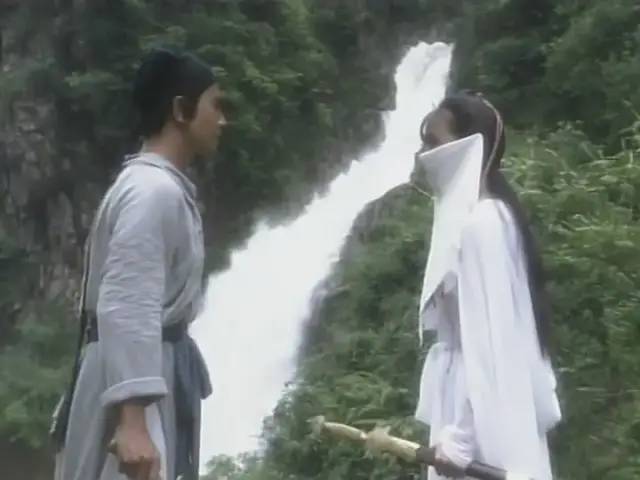 《昆仑奴》于27年播出，两位女主角的“红衣服与白衣服之争”至今仍在继续。