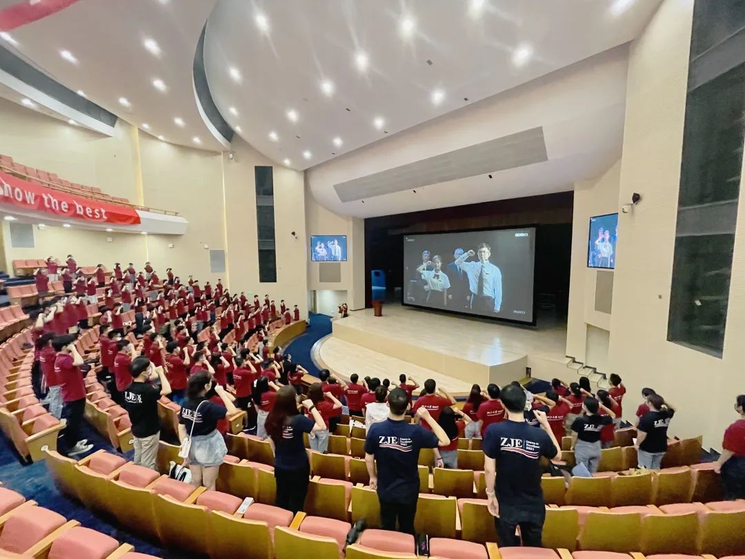 线上线下，一起点亮星光！浙江大学2021级研究生开学典礼现场掠影