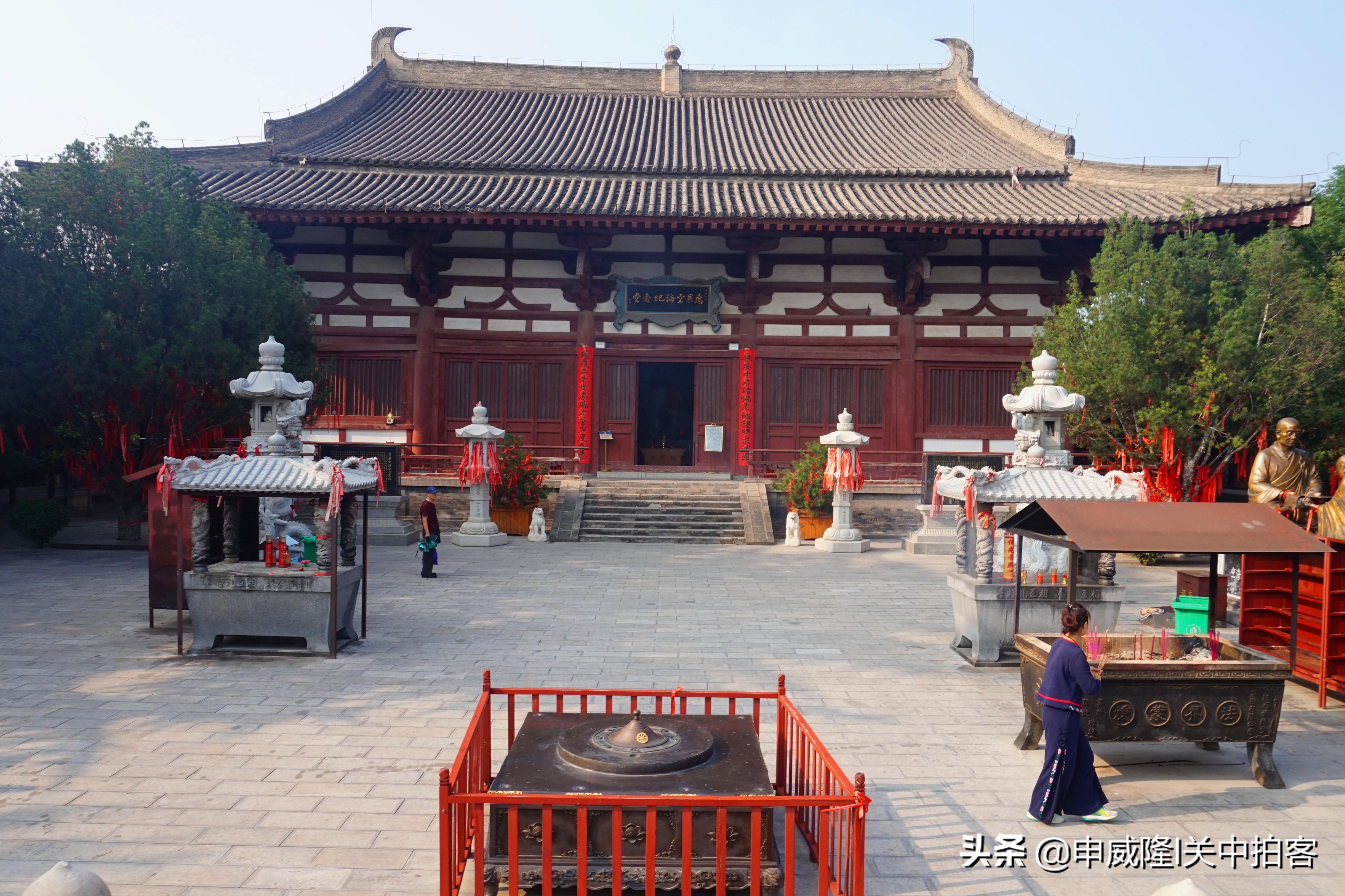 青龙山寺庙图片