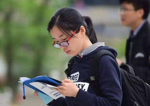 公务员考试培训班猫腻多，有些老师明知道结果，但并不会说出详情