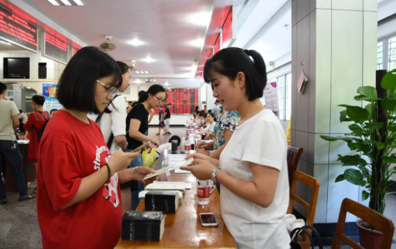 大学生实习，三方协议怎么签？别因为这些细节丢了“应届生”身份