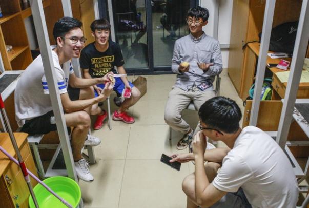 大学生在校外租房成为常态？并非是贪图享受，而是有难言之隐