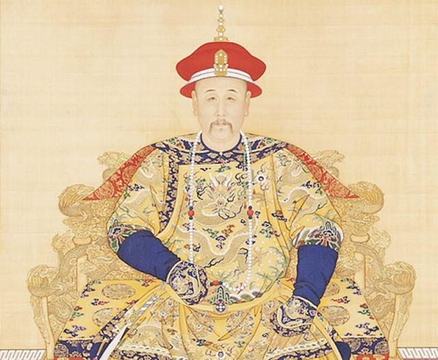 康熙初次与孙子乾隆见面时，惊讶到放下了手中的杯子，是真的吗？