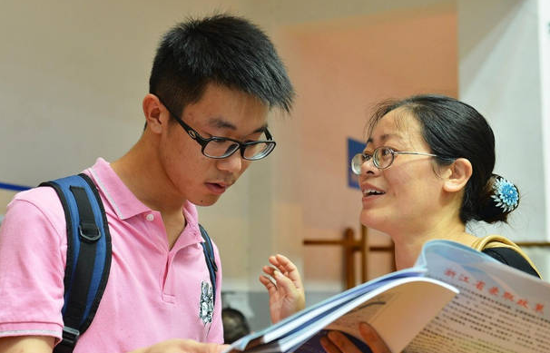 高考“落榜生”迎来好消息，今年依然可以上大学，补救方法很重要