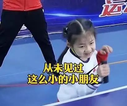 5岁“小福原爱”含泪练习乒乓球，网友感动又心疼：奥运会在等你