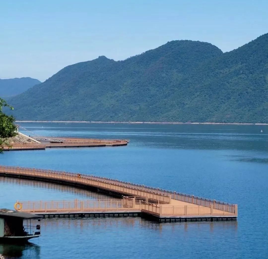 中国最美十大湖诗十首