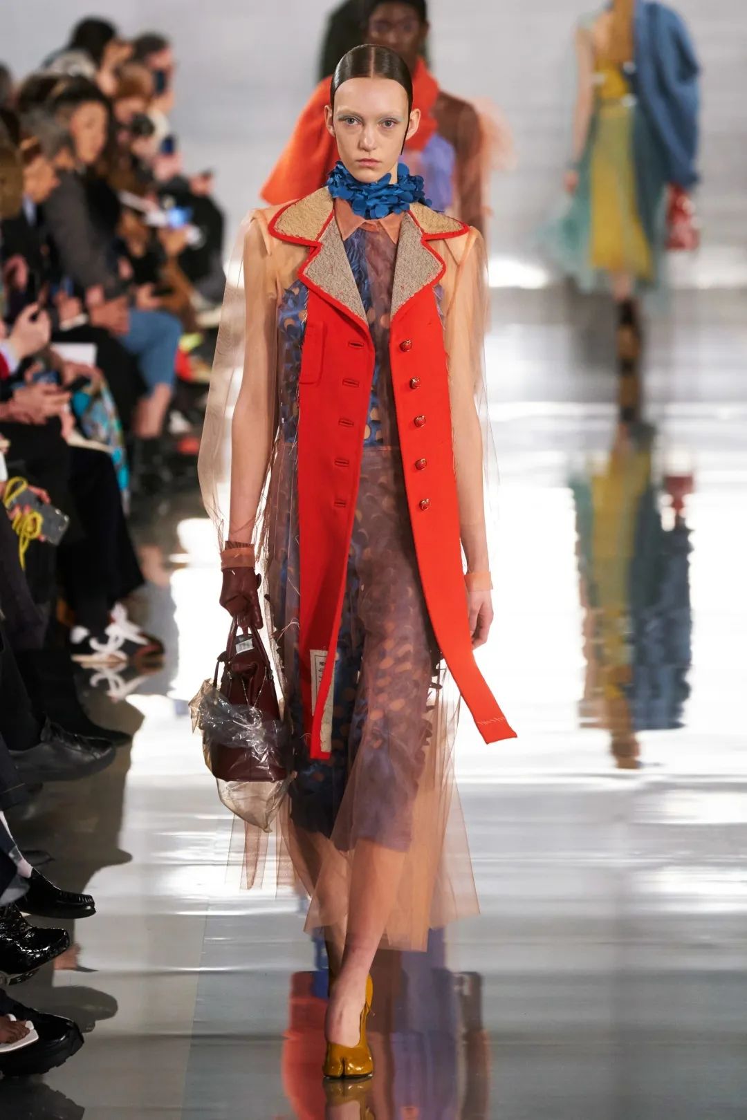 曾经的土味皮鞋奥康&红蜻蜓，进直播间后，就能变洋气？