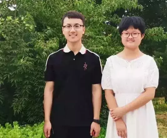 今年，鄂尔多斯市一中28名同学被清北录取