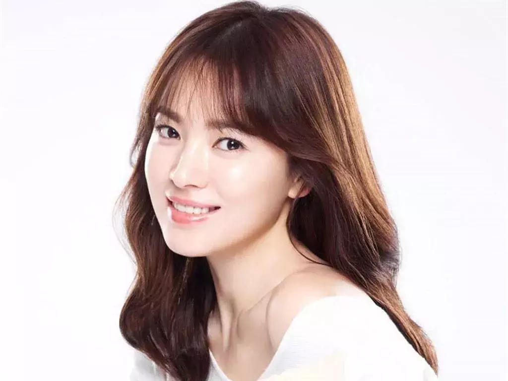 所以远没有丹凤眼那样有气势,但这种更加有灵气,大多数属于内双的类型