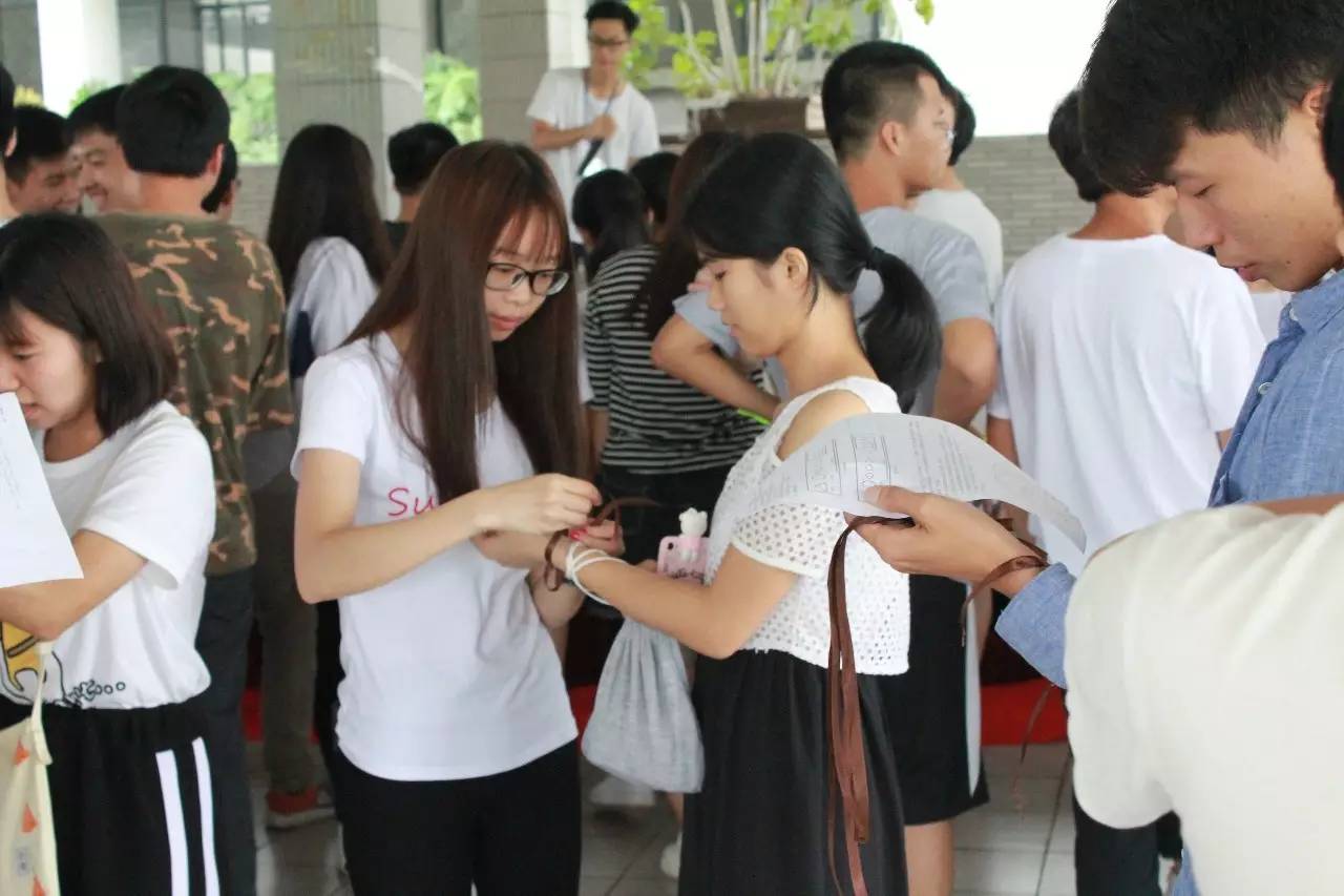 考上民办二本，27000元/年的花费，父母嫌贵让复读？