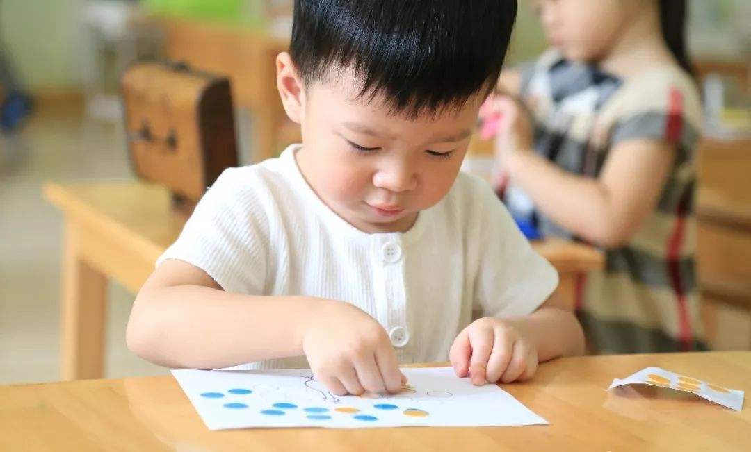 心理未“断奶”的4大特征，你的孩子中了吗？娃的第一次请留给他