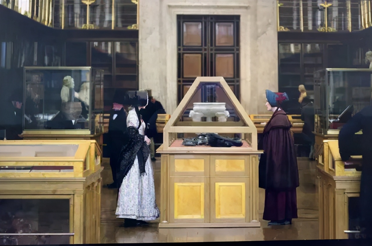 都在关注《菊石》的大尺度，其实更该看到，那个时代对女性的不公