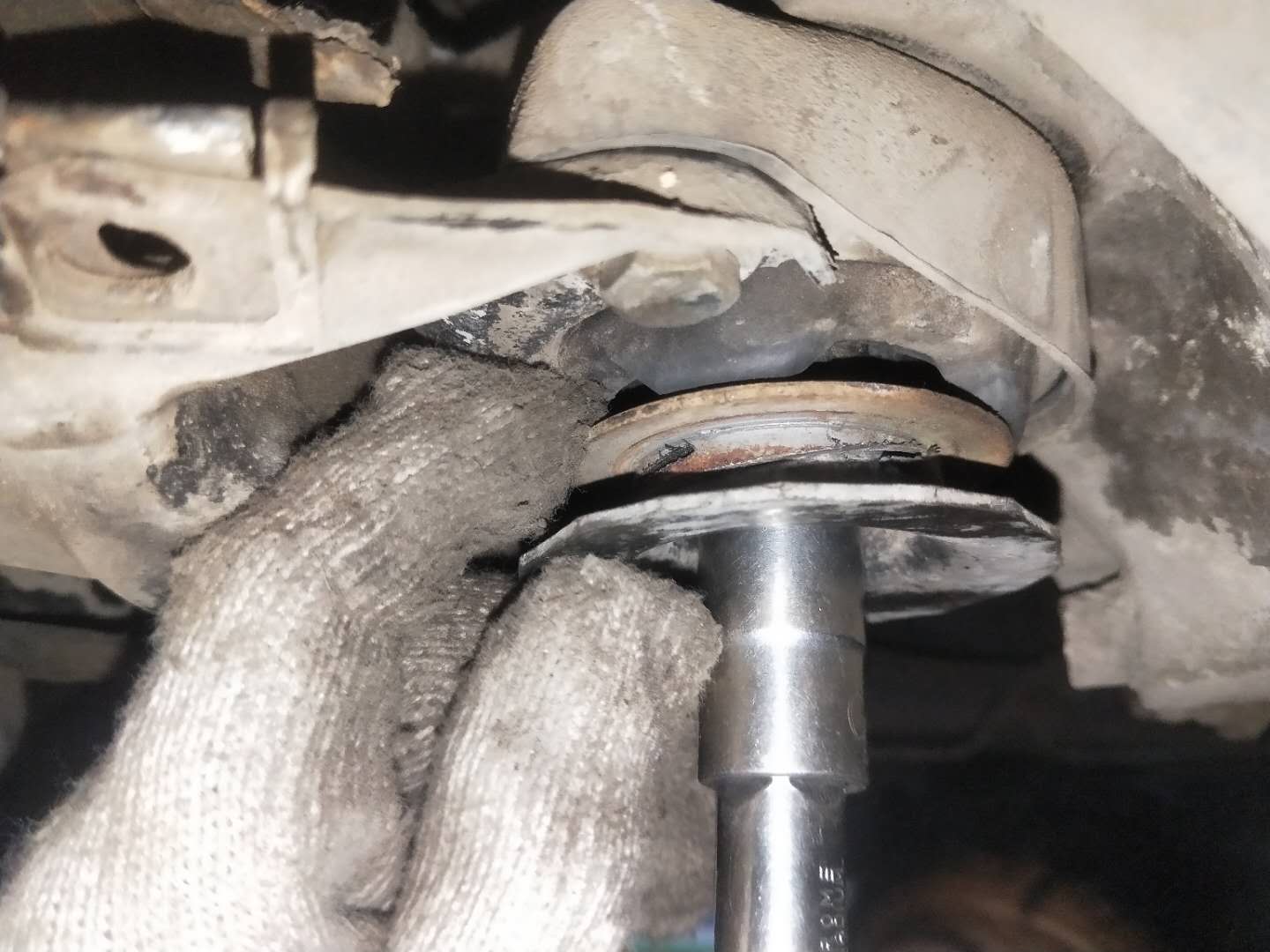 奥迪2.8V6发动机故障一大堆，最吓人的是差点把发动机甩出去