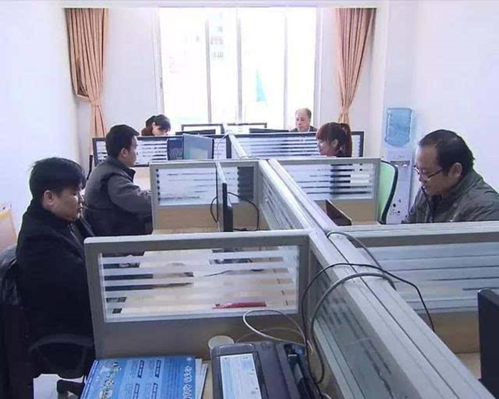 山东高考状元孟令昊，高中三年成绩平平，高考直接逆袭上清华