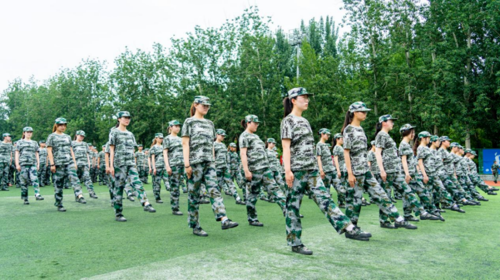 超燃预警！九公里拉练，模拟射击，直击华北电力大学军训现场！