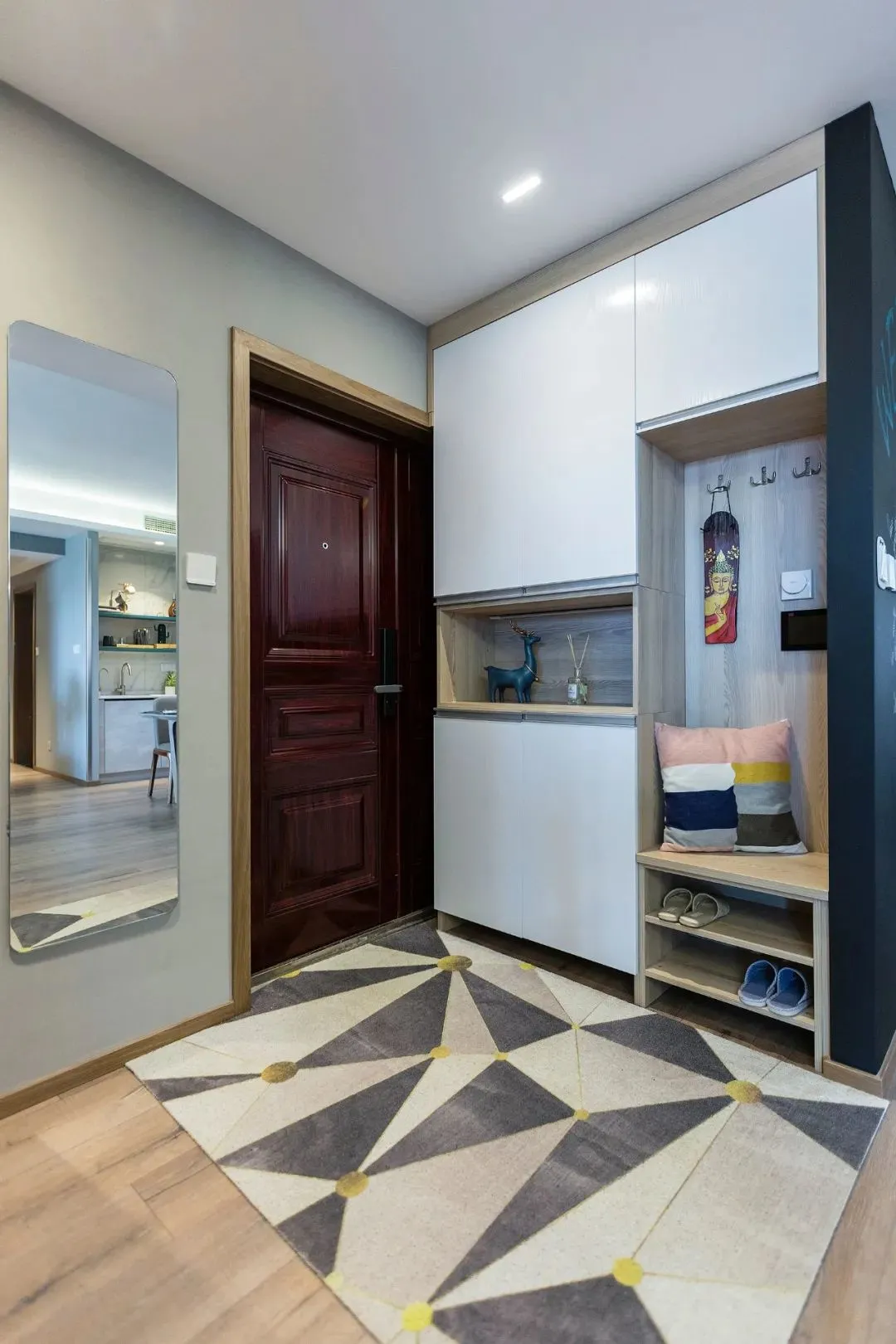 一进门客厅鞋柜沙发摆放图一进门就是客厅鞋柜放哪