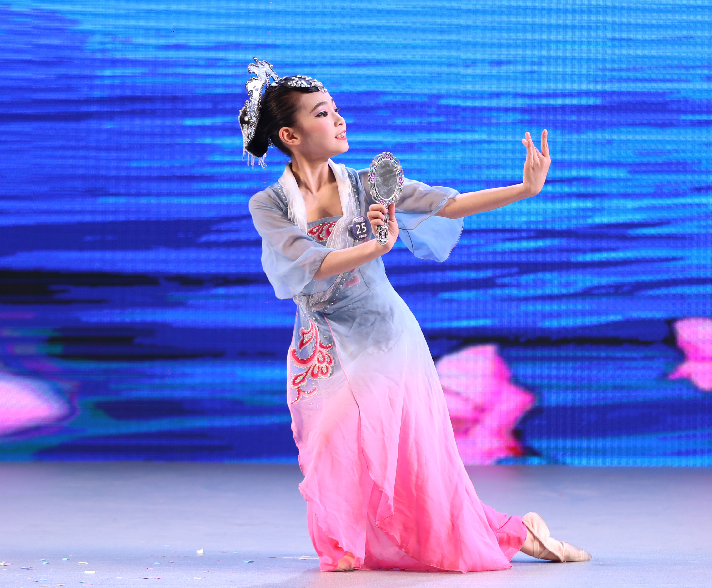 桃李杯女子独舞TOP10榜单揭晓：实力新秀与经典演绎并存
