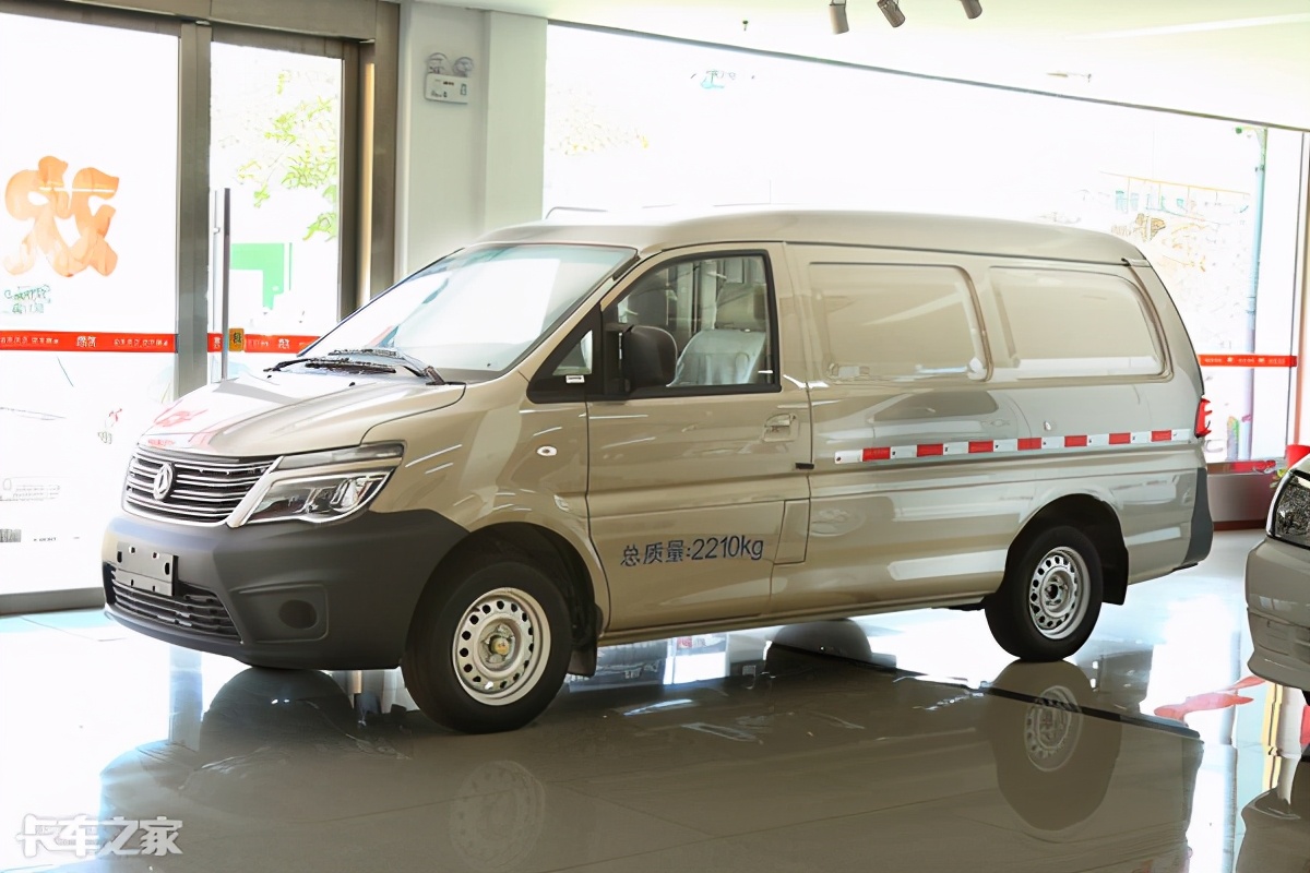 开着"客车"去送货,东风风行菱智v3封闭货车6万出头