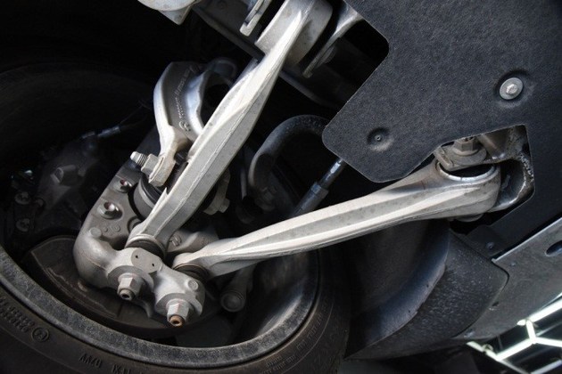 汽车悬架哪家强,麦弗逊,双叉臂,多连杆,到底谁最牛逼?