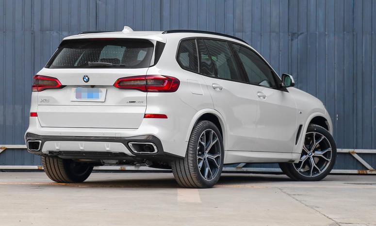 开完宝马X5，再换到保时捷卡宴上，车主：对比后一肚子话要说