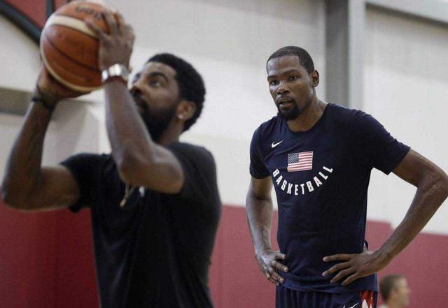 nba邓肯为什么不打中锋(除了浓眉哥，这四位大个子也不愿打中锋，这两个原因很重要)