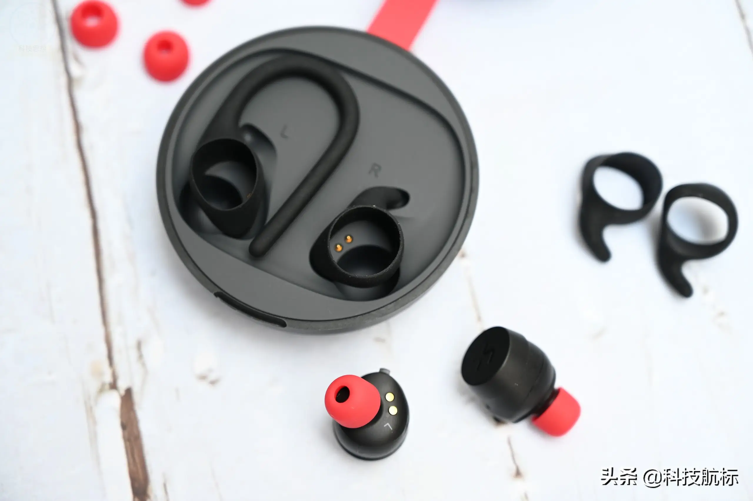 一套耳机三种戴法，畅听HAKII FIT真无线耳机，让运动更痛快