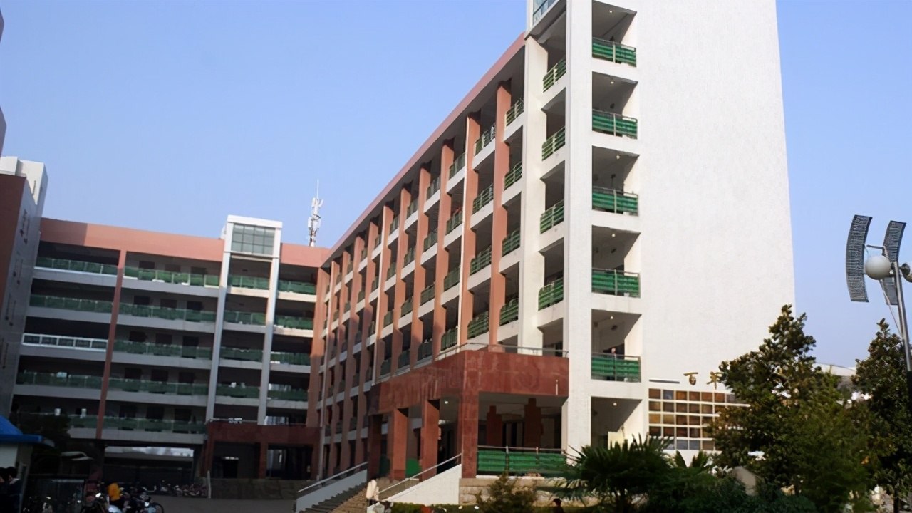 安徽省5所“全国百强”高中，合肥一中第1，毛坦厂很强，但未上榜