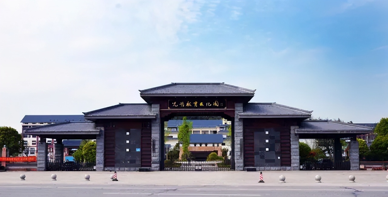 探秘长郡系7所民办学校，学费和成绩是否成正比？