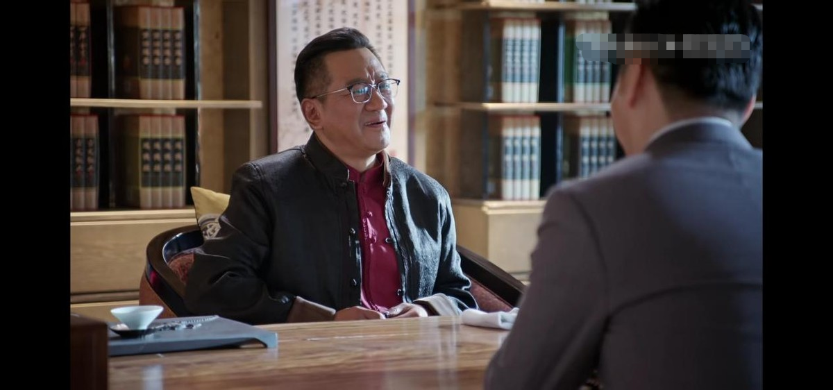 《人民的名义》好评如潮，姊妹篇《突围》为何骂声不断？