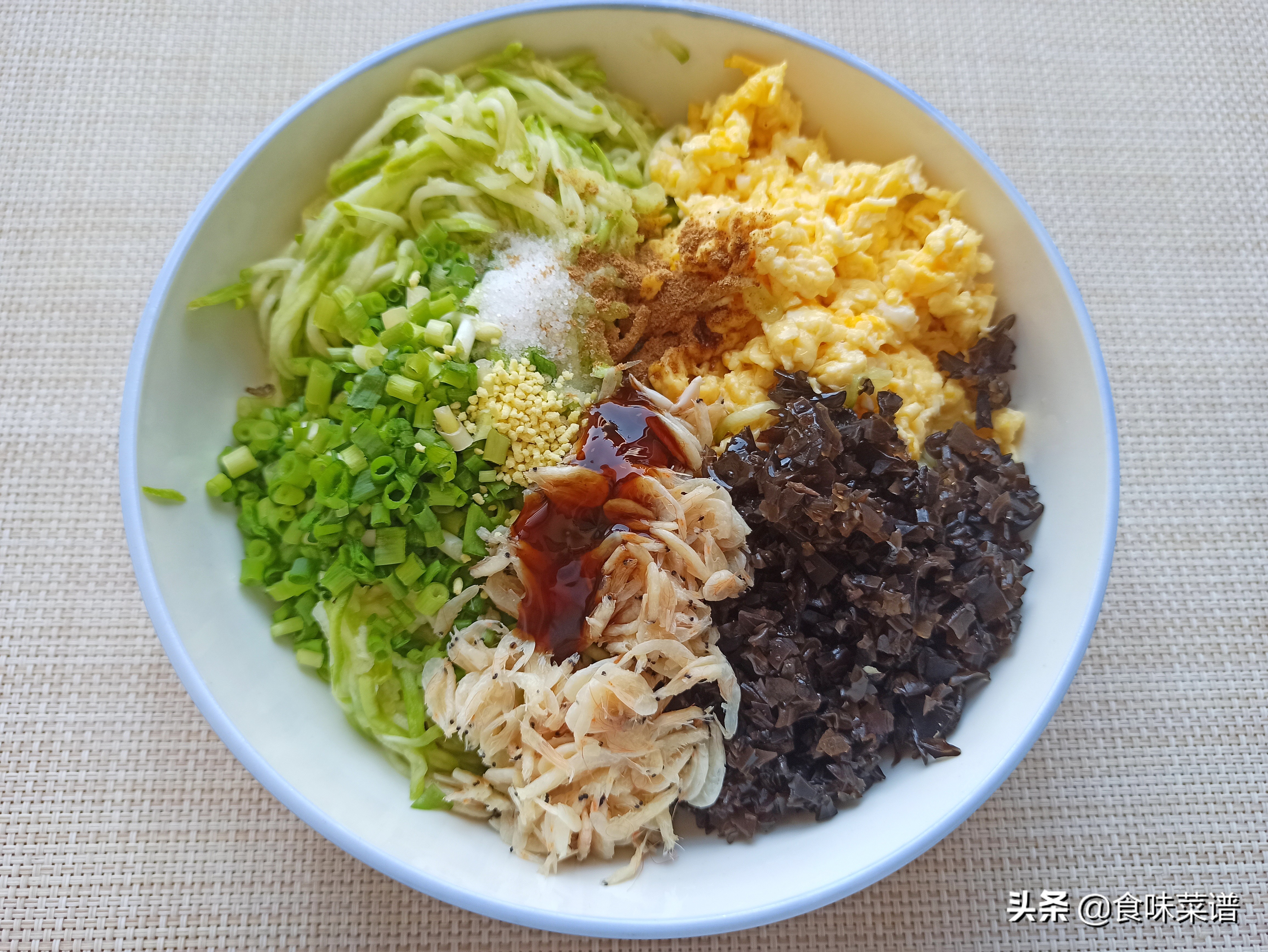 饺子应怎样和面？用凉水还是热水？很多人不懂，难怪饺子一煮就破