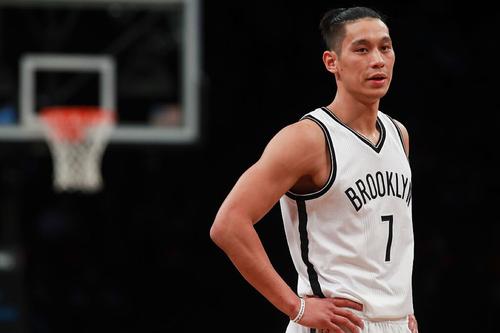 林书豪为什么在nba无球打(从当年的林疯狂到现在被NBA抛弃，为何林书豪如今无人问津)