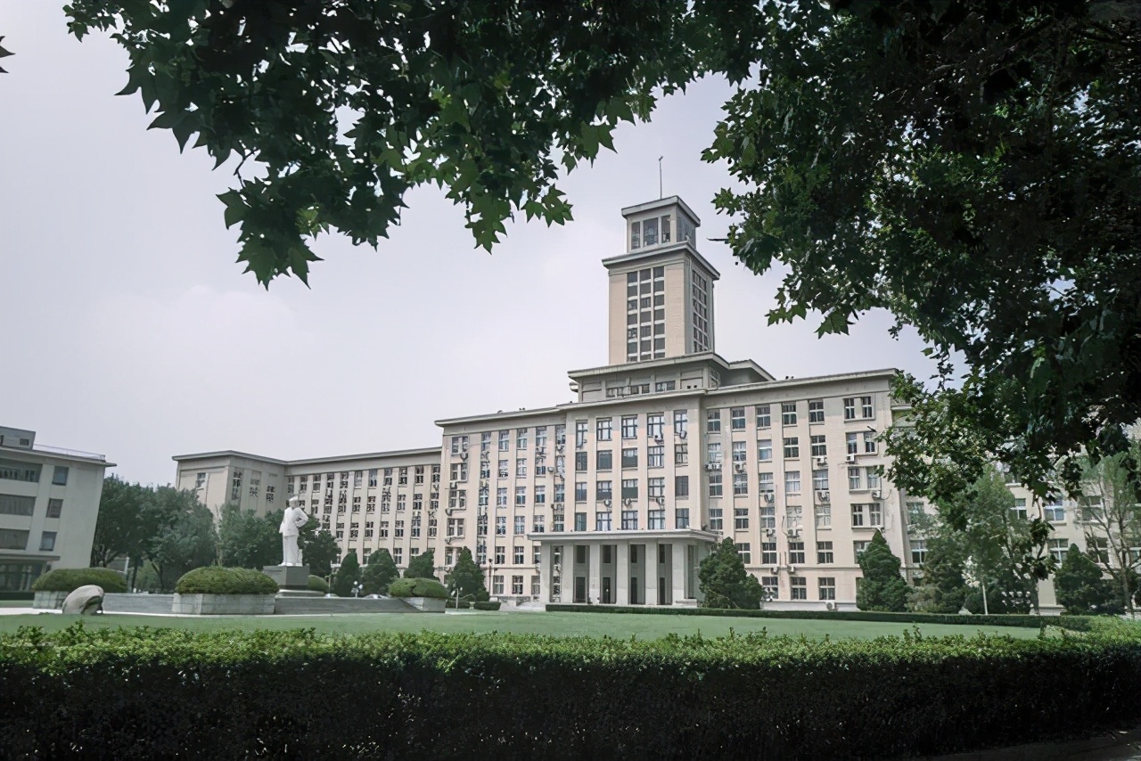 南开大学是顶尖大学吗？报考南开大学要什么条件？可选哪些专业？