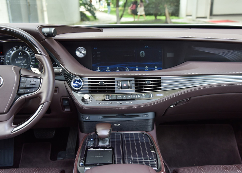 87万提了辆雷克萨斯LS，开8750公里后，车主想说句心里话