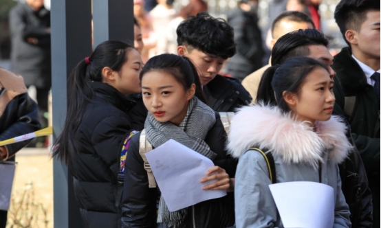 读完高中上大学，中间只隔一条街？这三所“隔壁”985你知道吗？