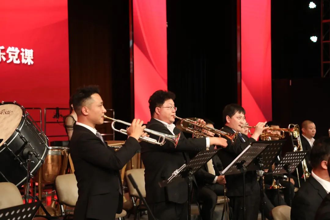 点燃爱国热情！成都文理学院用主题音乐党课，献礼建党100周年