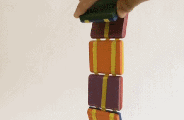 童年玩具大揭秘：“魔术翻板”到底是怎么翻身的？