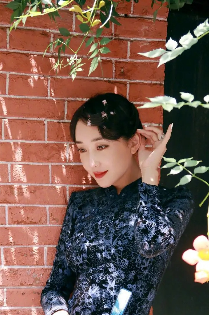 戏里颠倒众生，戏外专情一人？4位情史干净的男星，娱乐圈太稀缺