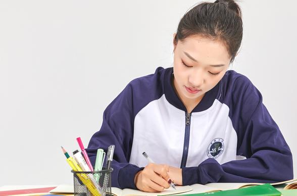 女孩高考685分成功被北大录取，没有碰过手机，学习心得引人深思