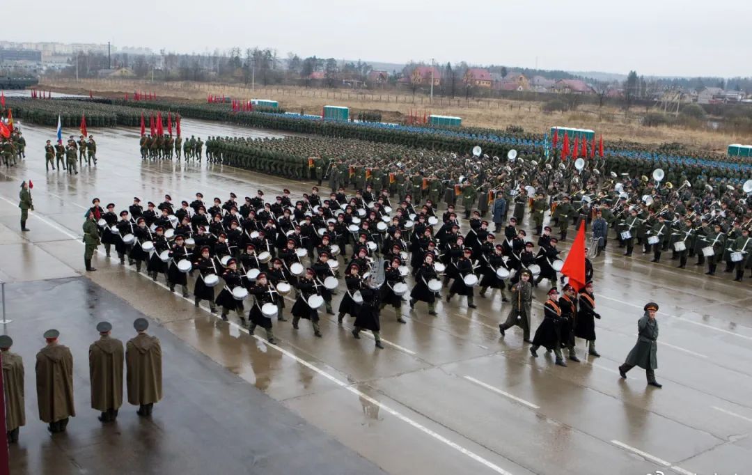 唐驳虎：普京都差点中招，俄罗斯能对付疫情吗？