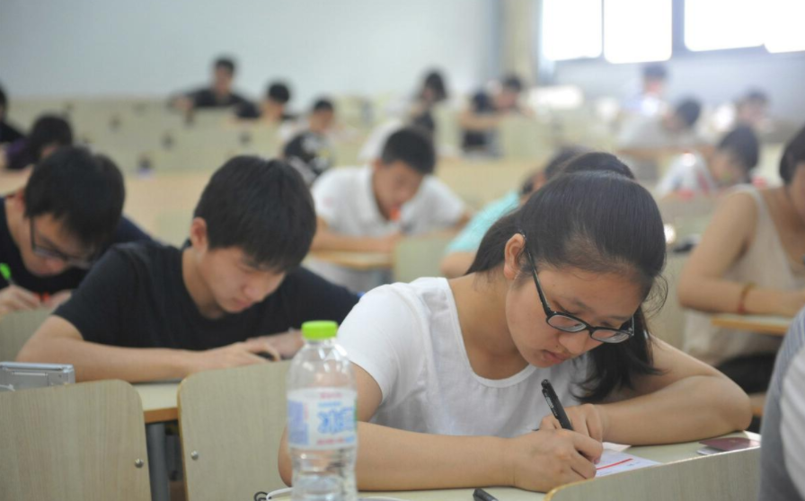 大学毕业后能考四级吗（大一学生不能报考英语四级）