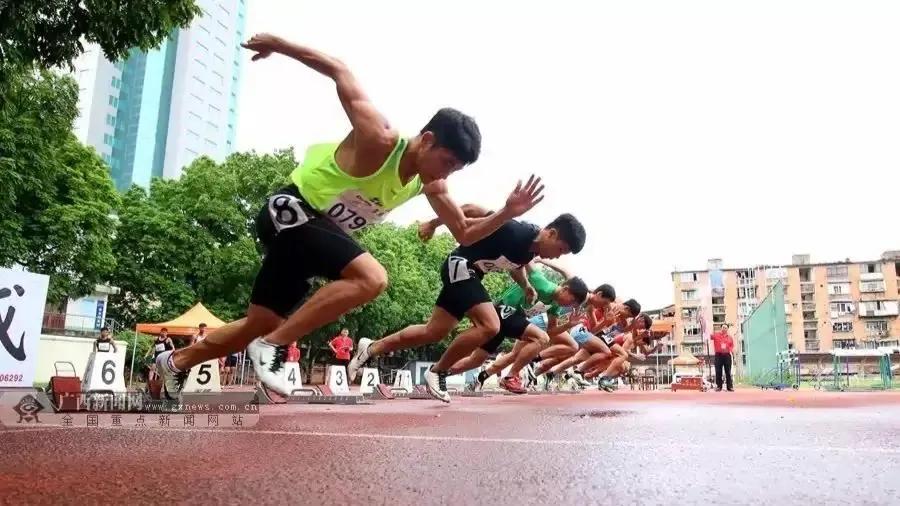 一级运动员跑完100米需要多少秒？如何跑100米？