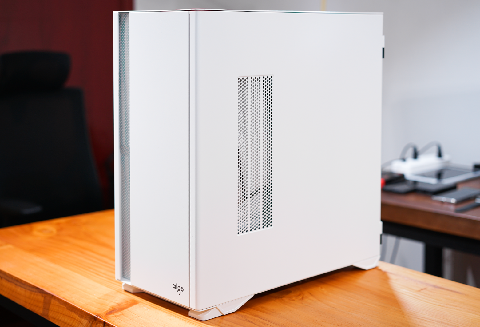 今年装过的最好静音机箱居然是个“鞋盒”？YOGO K100装机体验