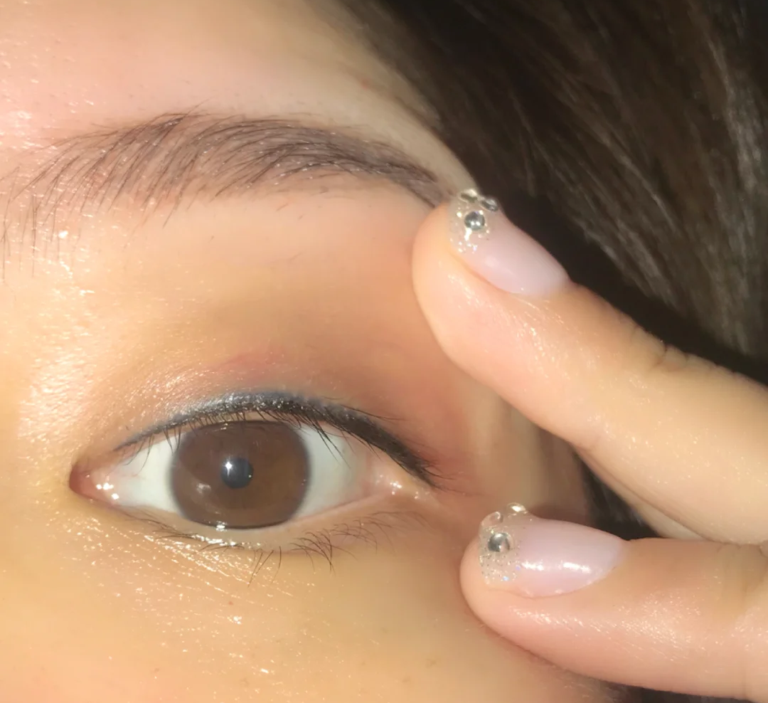建议年轻女生不要纹"美瞳线",看完这几点就清楚,显老还有风险