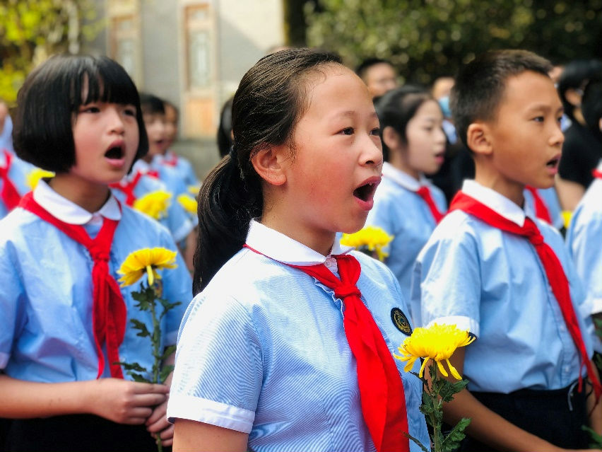 泡桐树小学都江堰校区参加都江堰市公祭活动(图5)