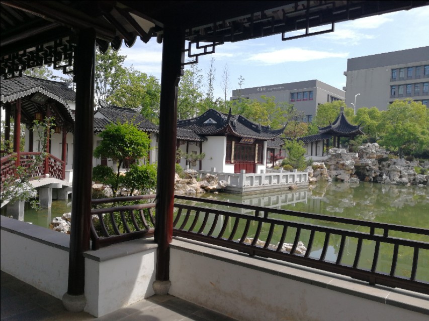 这里不仅有大树、高楼，更有大师——带你参观南京大学仙林校区