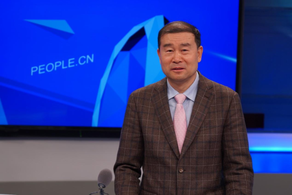 人民网专访云南天外天天然饮料有限责任公司董事长王忠：致力健康饮水研究 打造云水典范