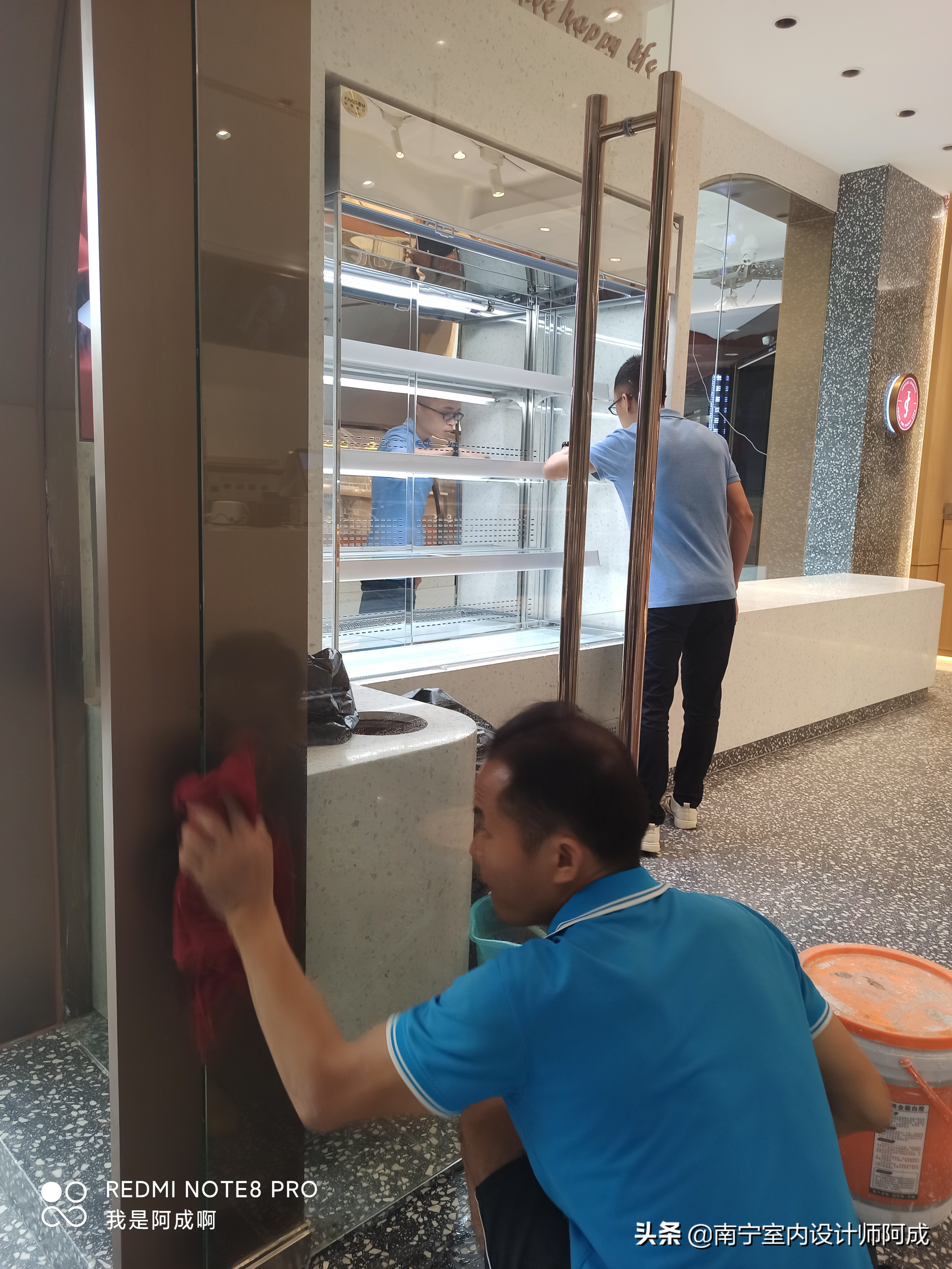 如果你有个异形结构店面，你会如何规划设计丨看看这家蛋糕店实景