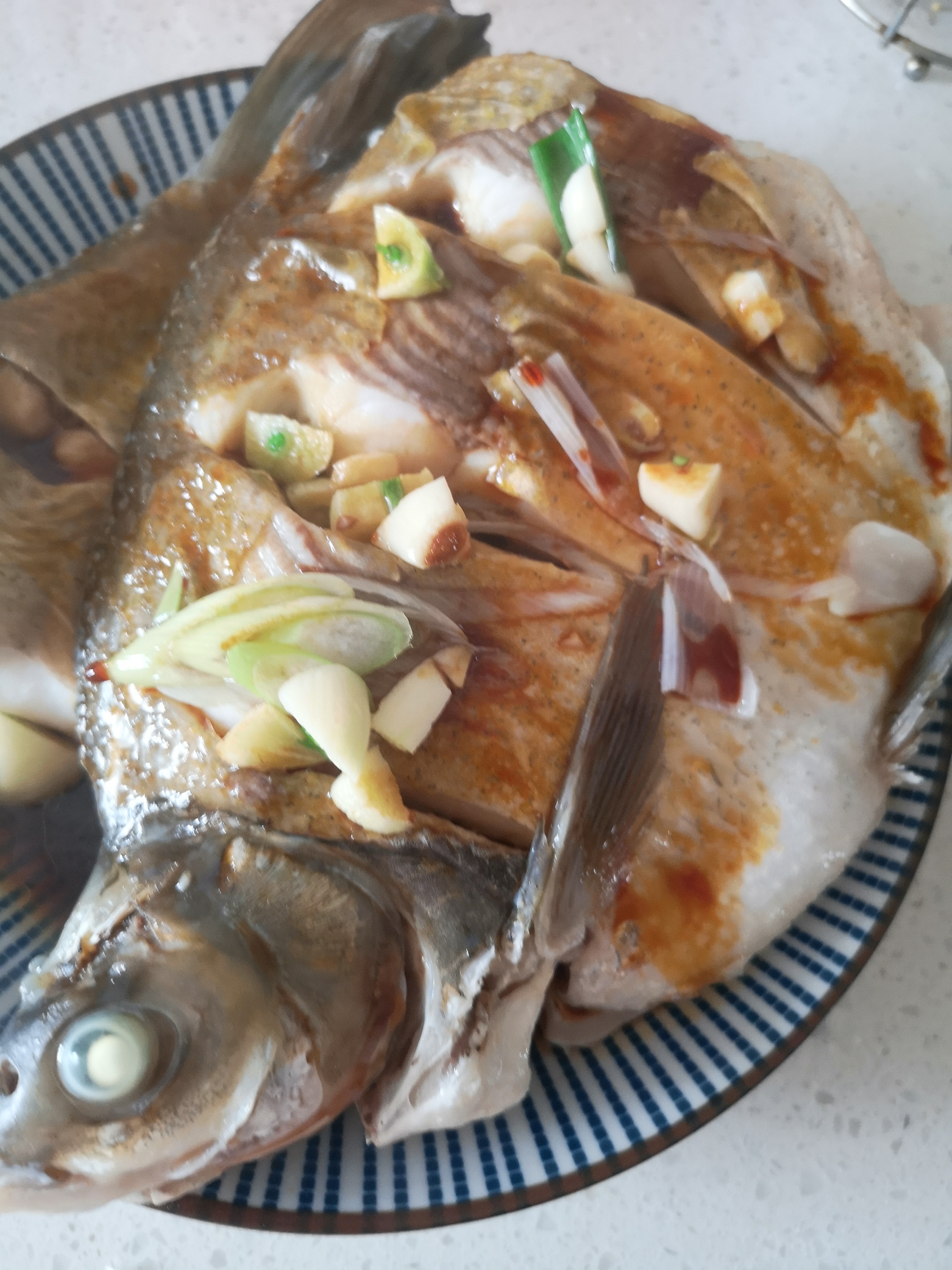 做了三道菜，娃说：“表扬你今天做的饭”，我心里乐开了花