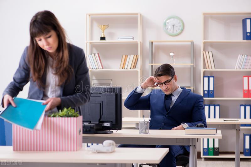 因政策影响企业需要裁掉刚招聘的人员,hr如何应对?